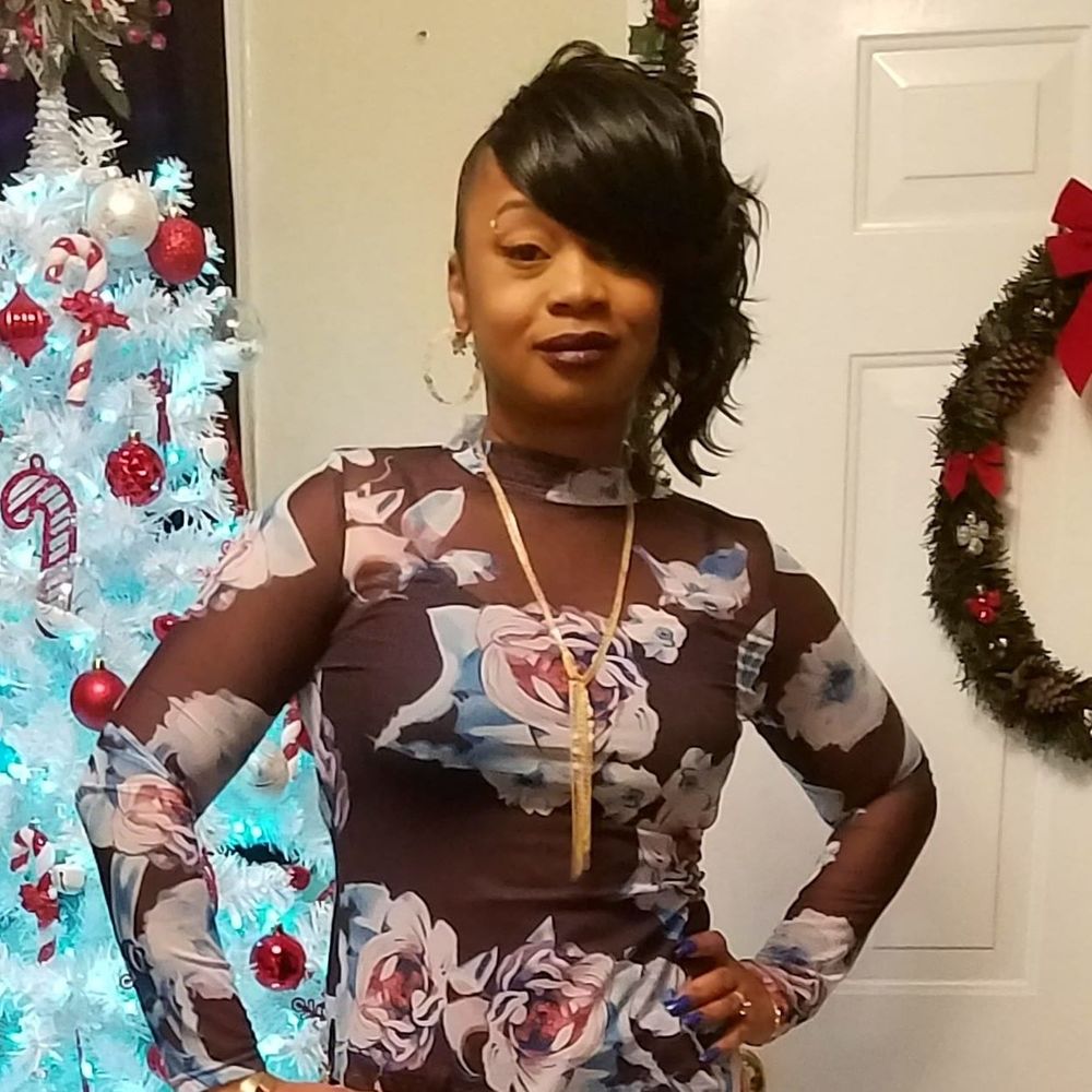 Meet your Posher, Genora